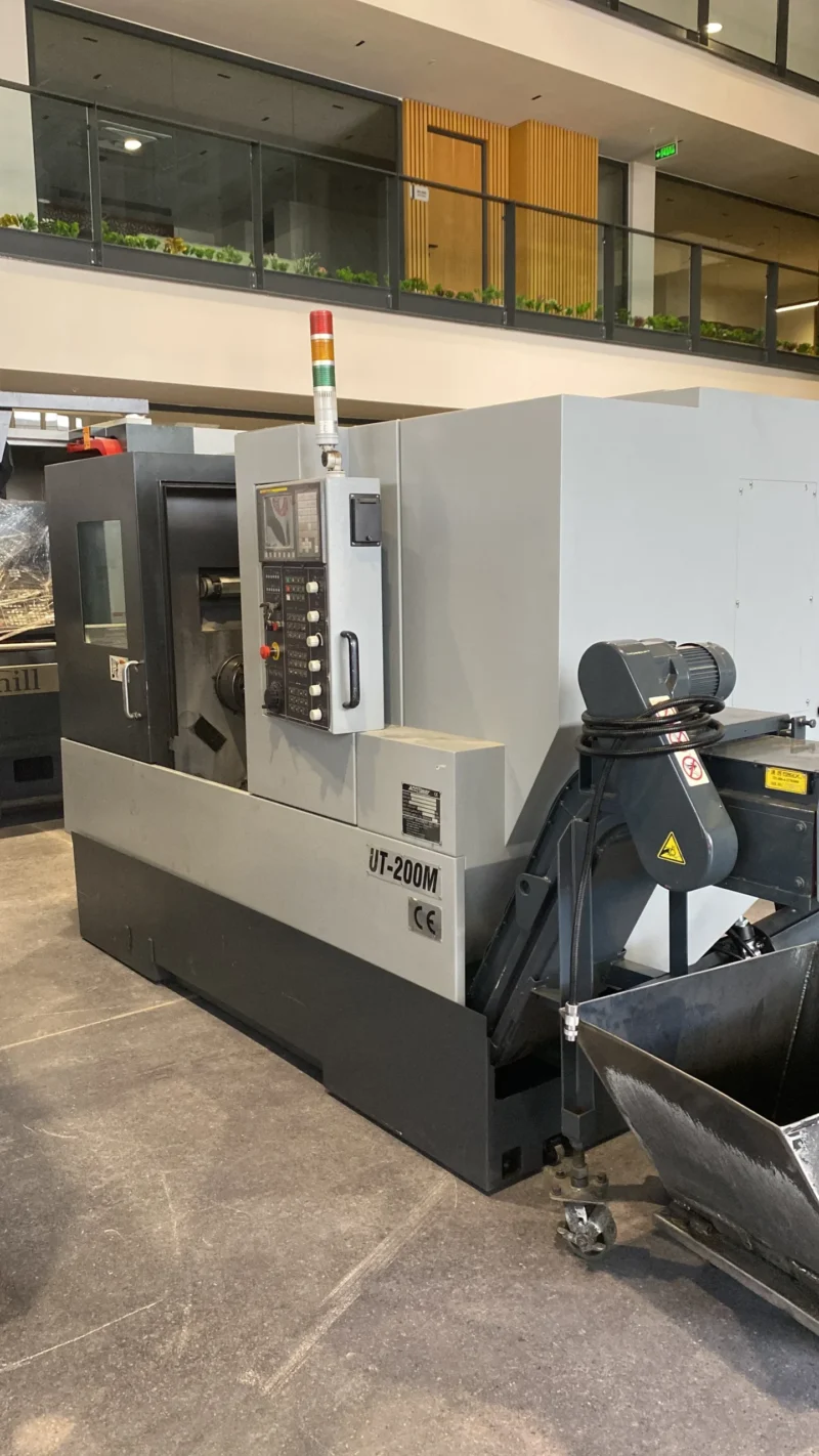 DA04F1F4-4857-4138-BBA8-1543EAFF52AB 2. EL ACCUWAY UT-200M